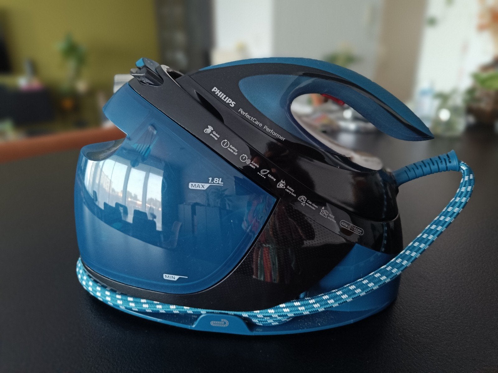 Strijkijzer Philips PerfectCare Performer GC8735/80, Ophalen