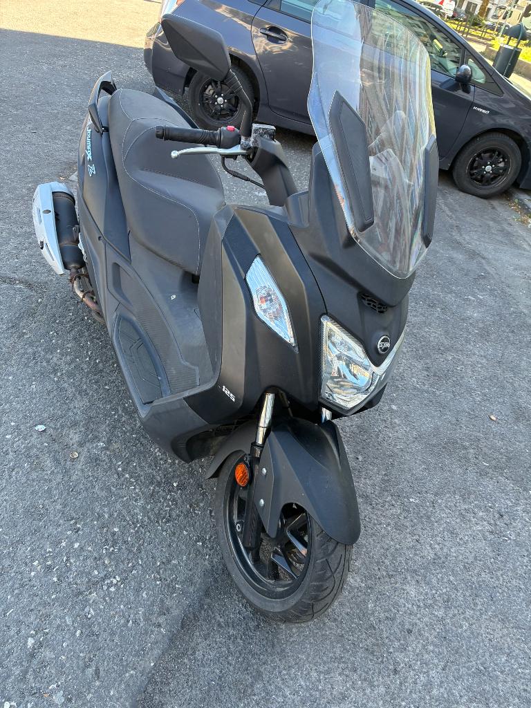 Scooter Sym Joymax Z 125, Fietsen en Brommers, Ophalen, Overige modellen, 125 cc, Zo goed als nieuw