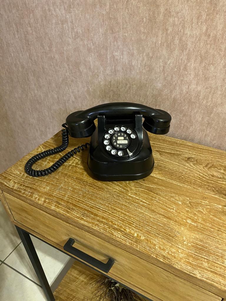 Oude zware retro telefoon in gietijzer, Ophalen of Verzenden, Zo goed als nieuw
