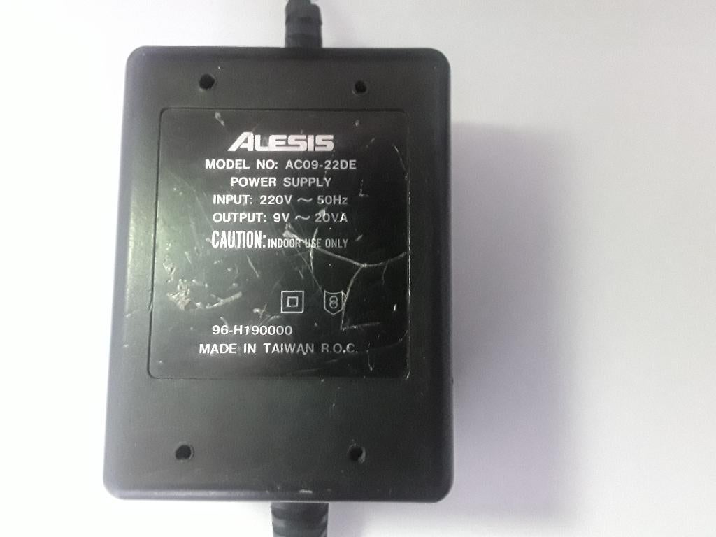 voeding alesis  9volt, Ophalen, Gebruikt, Delay of Echo