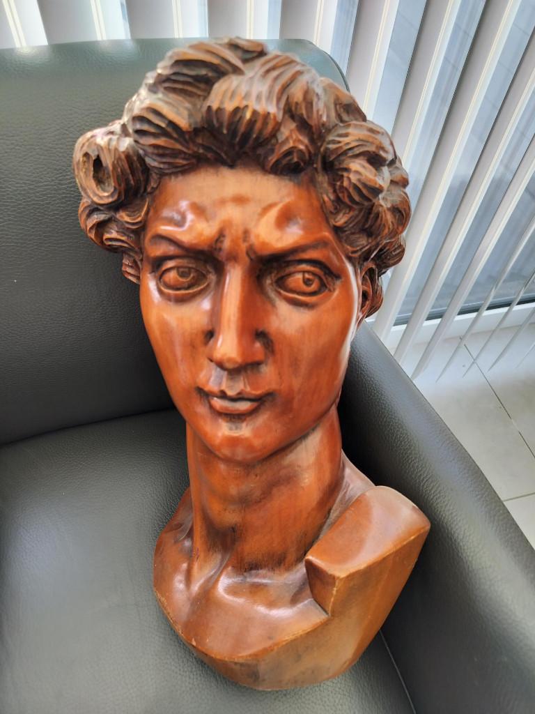 David Michelangelo borstbeeld in notenhout, Antiek en Kunst, Ophalen, Buste, Handgemaakt, 20 - 50 cm