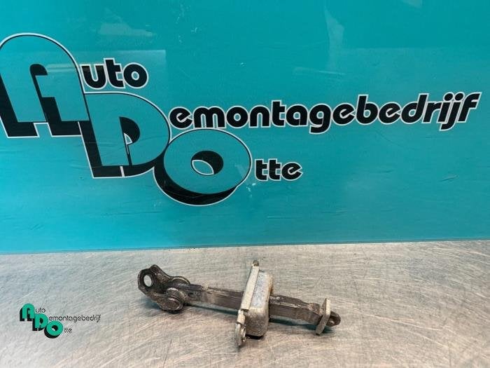Butée 4portes arrière gauche d'un Nissan Micra (Micra 03-), Autos : Pièces & Accessoires, -, 3 mois de garantie, Utilisé, -