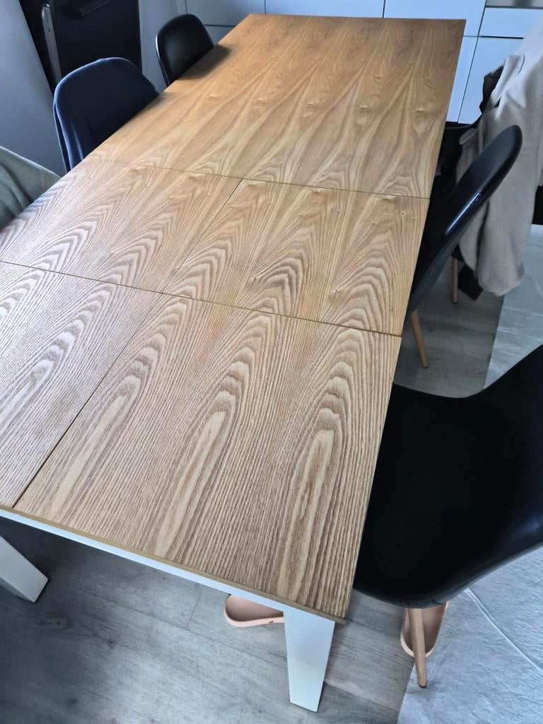 Keukentafel, Enlèvement