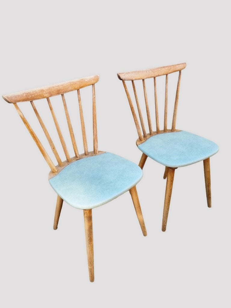 2 Vintage houten spijlenstoelen keukenstoelen,  blauwe skai, Enlèvement, Utilisé, Bois, Deux