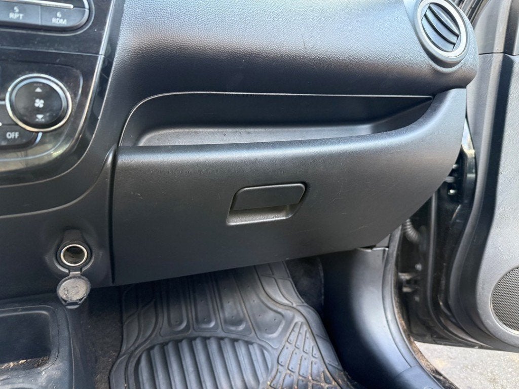 COMPARTIMENT A GANTS Mitsubishi Space Star (A0) (01-2012/-), Info@mitsubishi-motors.de, MITSUBISHI, Utilisé, Mitsubishi
