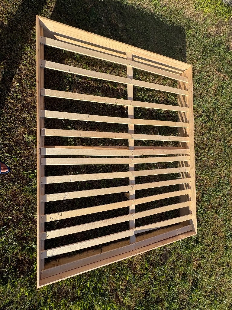 Bedframe queen size, Huis en Inrichting, Slaapkamer | Bedden, Ophalen, Gebruikt, Beige, Tweepersoons