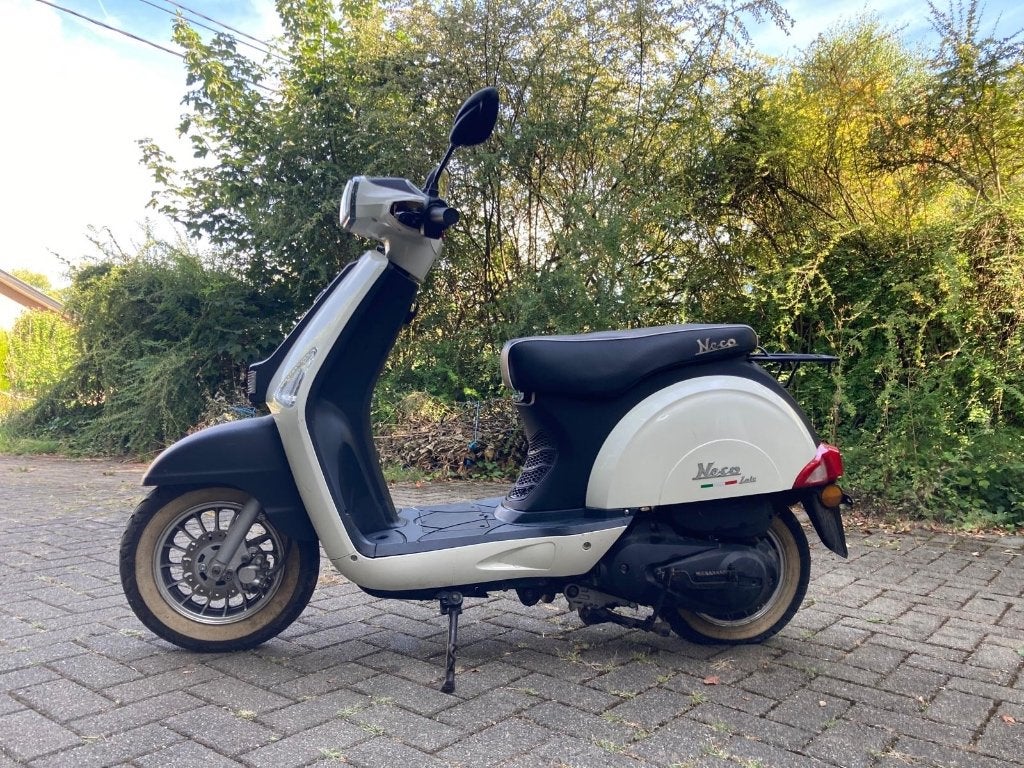 Neco Lola 2011, Vélos & Vélomoteurs, Scooters | Piaggio, Autres modèles, Enlèvement, Utilisé, Classe A (25 km/h)