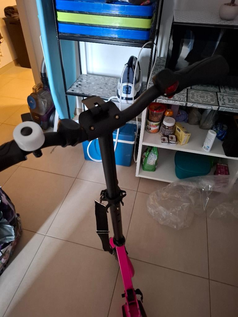 Trottinette blackwheels noir et rose 45€, Enlèvement, Comme neuf, Blackwheels