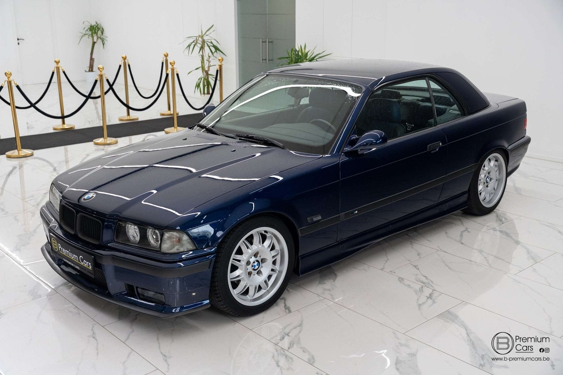 BMW 320 I 325 motor cabrio E36 M pack! Oldtimer! Uniek!, Auto's, Gebruikt, Euro 6, Cabriolet, Blauw