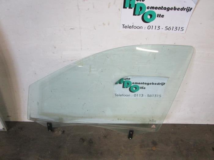Vitre portière 4portes avant gauche d'un Kia Sorento (Soren, Kia, -, 3 mois de garantie, Utilisé