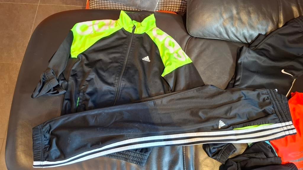 Sportpakket jongens maat 152, Enlèvement, Taille 152