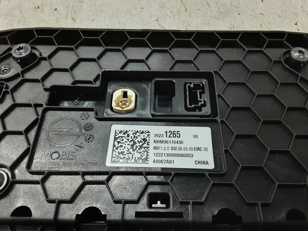RADIO Opel Corsa F (UB / UH / UP) (01-2019/-) (3923126500), Auto-onderdelen, Gebruikt, Opel, Opel Automobile GmbH, Kontakt-opel@opel.com
