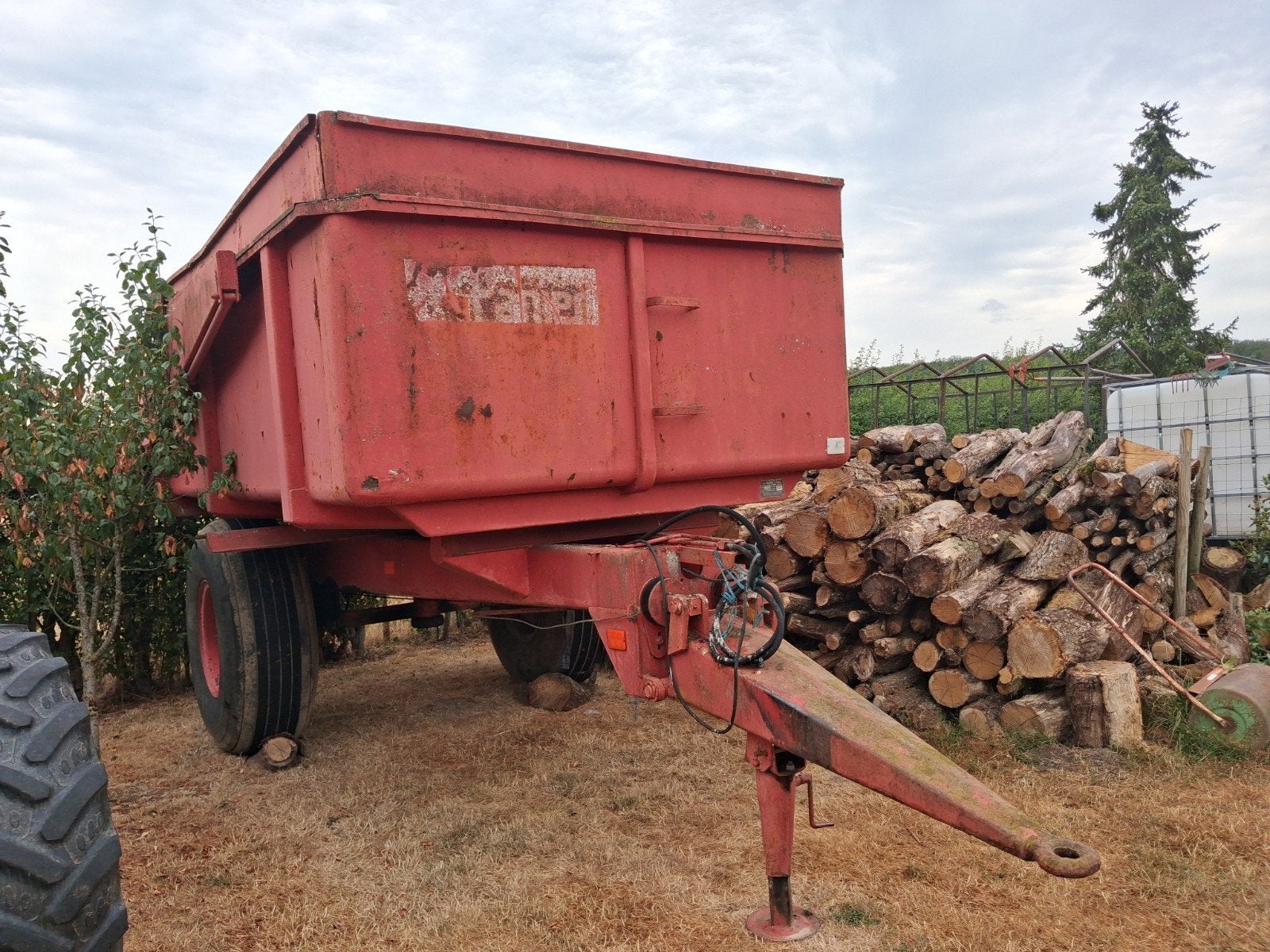 Dumpster ongeveer 8 ton, Zakelijke goederen, Landbouw | Werktuigen, Ophalen