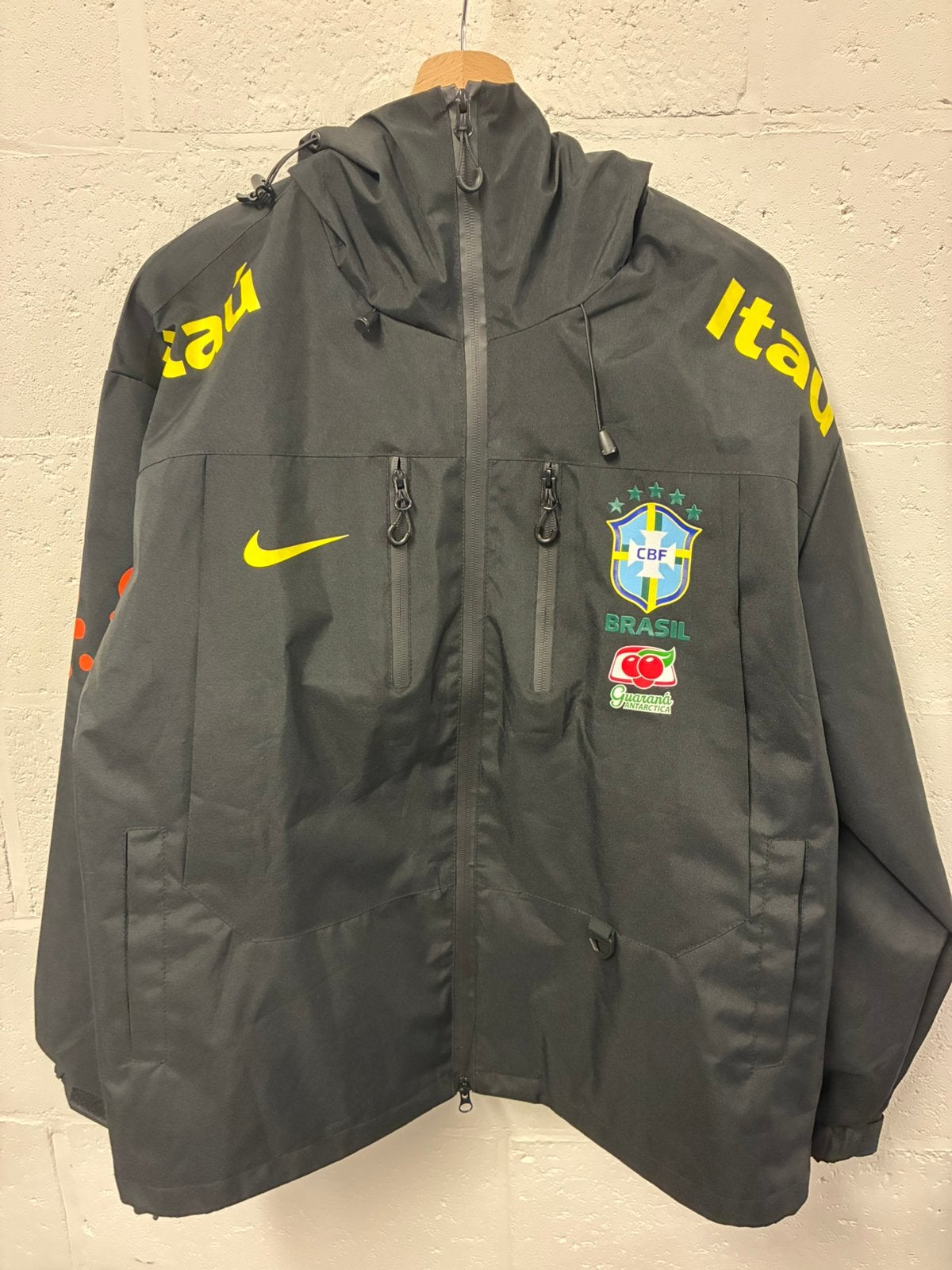 Brasil soccer jas maat Large, Sports & Fitness, Taille L, Enlèvement ou Envoi, Neuf, Survêtement
