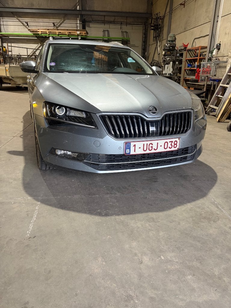 Skoda Superb, Auto's, Skoda, Voorwielaandrijving, 730 kg, 110 kW, Leder