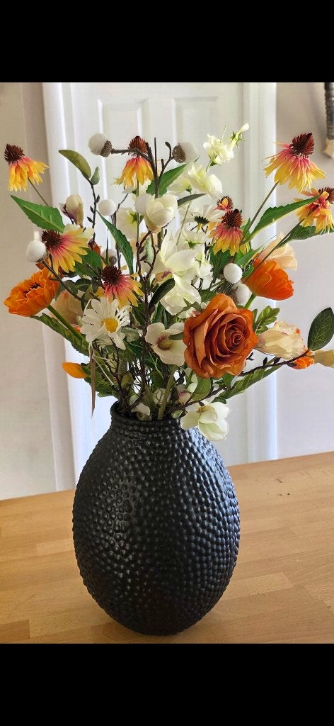 Zijden bloemstuk, Nieuw, Ophalen of Verzenden, Rondom opgemaakt, Bloemstuk