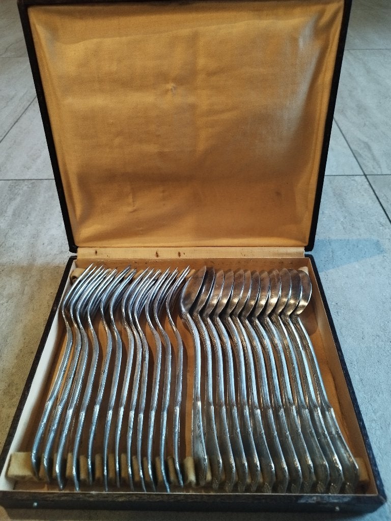 Antiquité, 24couverts Phenix Argentin métal argent, coffret, Enlèvement ou Envoi