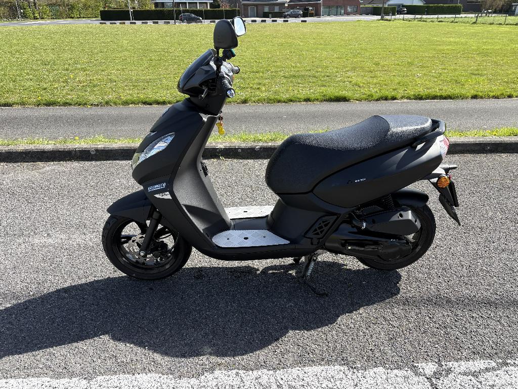 Peugeot Kisbee, Vélos & Vélomoteurs, Scooters | Peugeot, Autres modèles, 49 cm³, Comme neuf, Classe B (45 km/h)