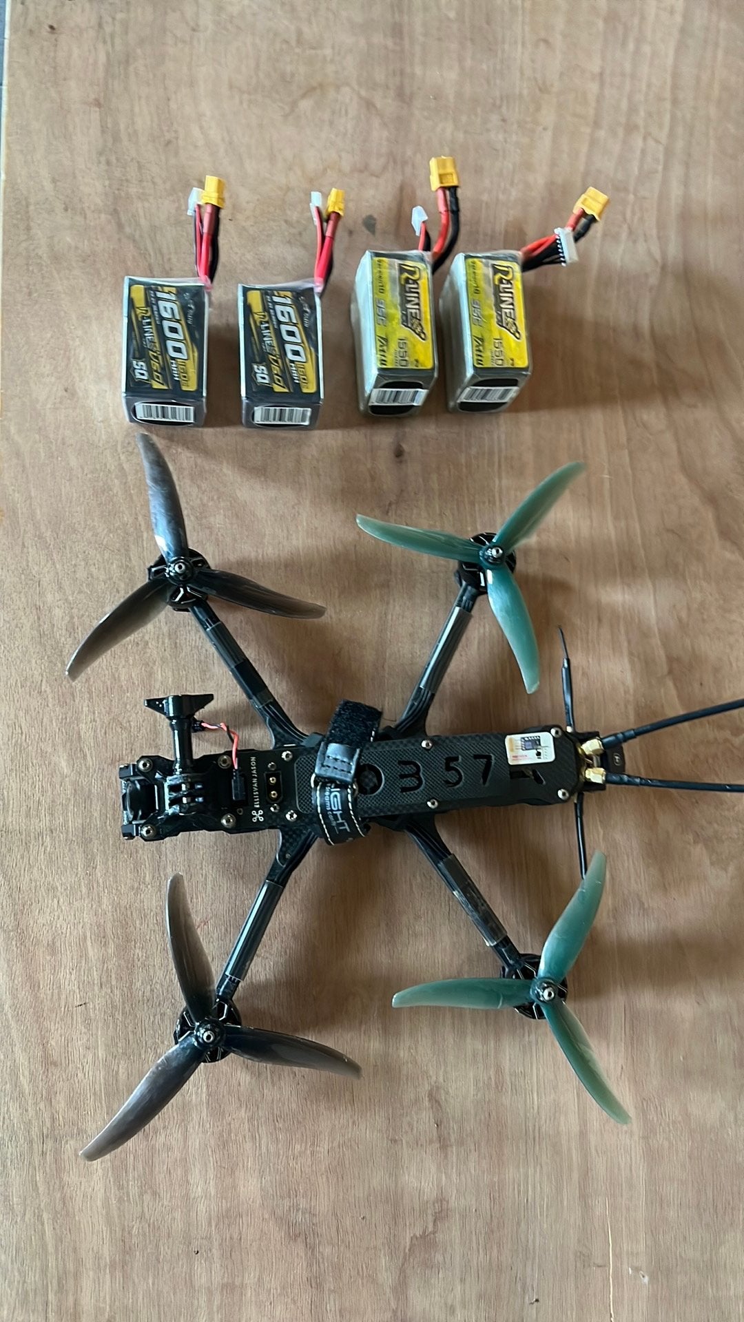 BOB 57 - long range en freestyle FPV drone, TV, Hi-fi & Vidéo, Drones, Drone avec caméra, 250 à 900 g, Qualité supérieure, 5 à 10 km