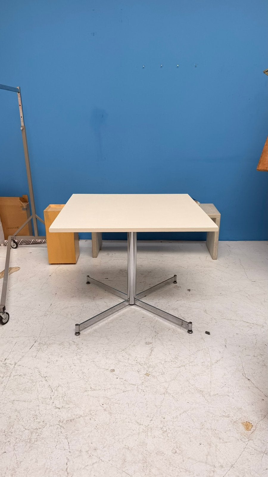 Tafel met chroom poten, Enlèvement, Utilisé