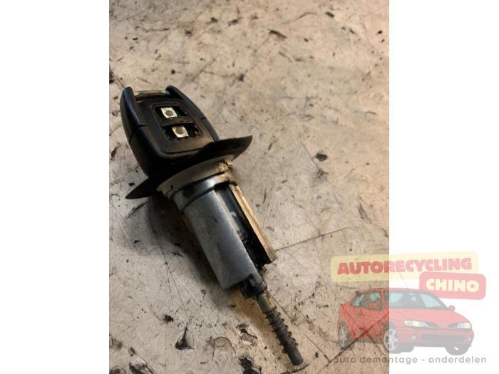 Kontaktslot + Sleutel van een Opel Astra, Gebruikt, -, -, Opel