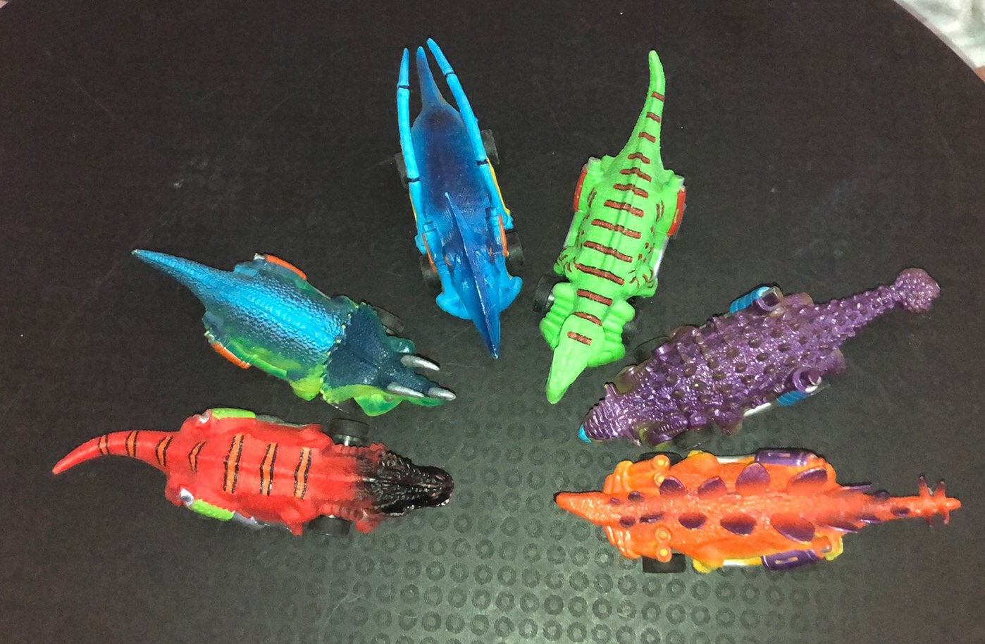 6 Voitures dinosaures