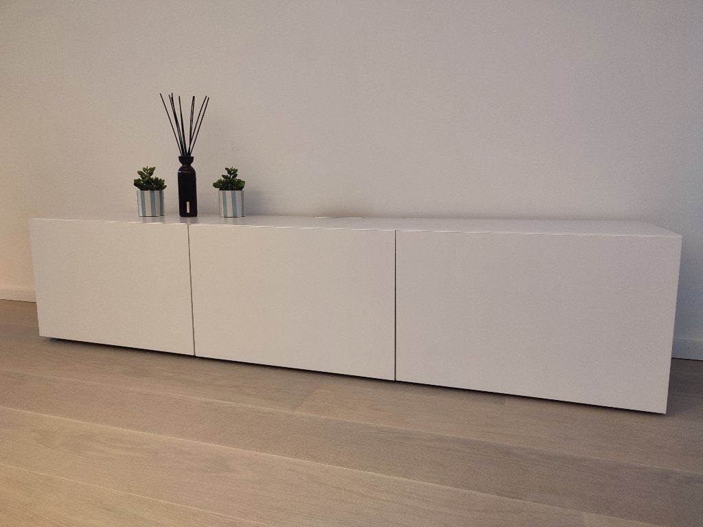 Besta tv-meubel wit met deuren, goeie staat, 25 à 50 cm, Moins de 100 cm, 150 à 200 cm, Comme neuf