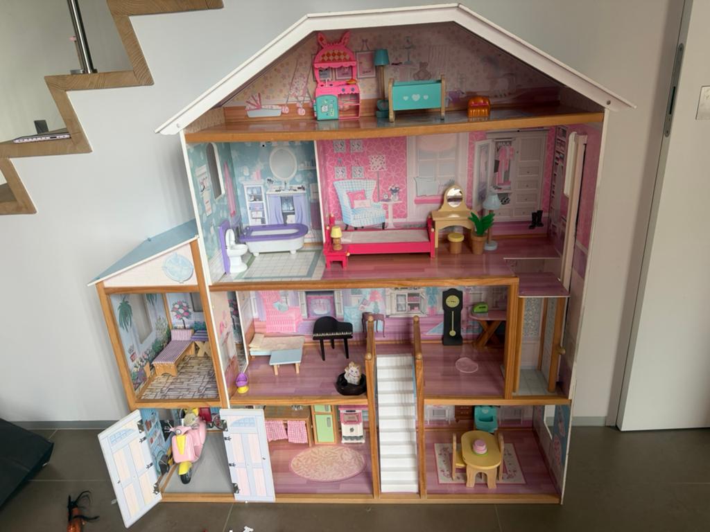 Poppenhuis kidcraft + tal van Barbies en Barbie accesoires, Kinderen en Baby's, Speelgoed | Poppenhuizen, Ophalen, Gebruikt, Poppenhuis