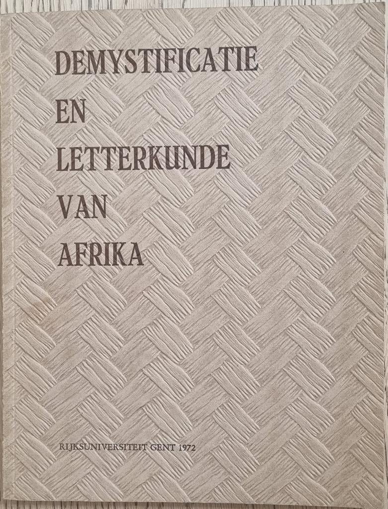 Demystificatie en letterkunde van Afrika - M. Van Spaandonck, Enlèvement ou Envoi, Utilisé, M. Van Spaandonck, Afrique