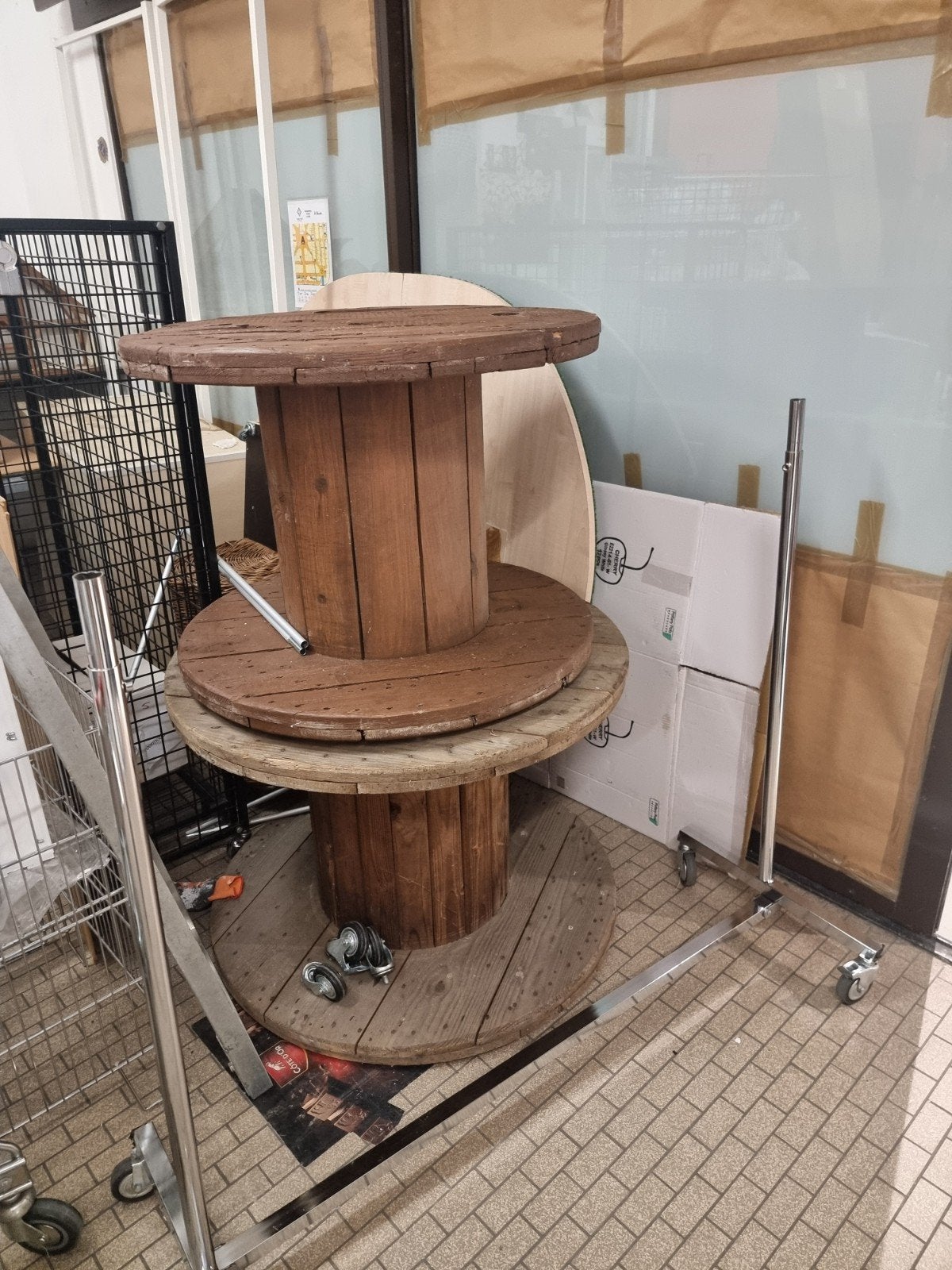 Houten kabelhaspels, Ophalen
