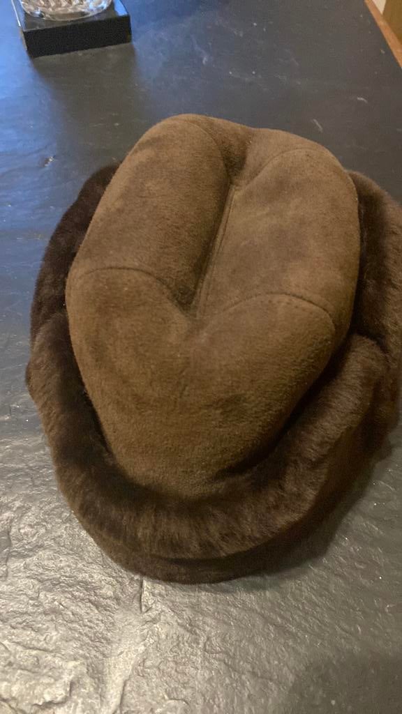 Toque chapka Honbson véritable mouton retourné vintage, Enlèvement ou Envoi, Comme neuf, 56 ou 57 cm (M, 7 ou 7⅛ pouces), Chapeau
