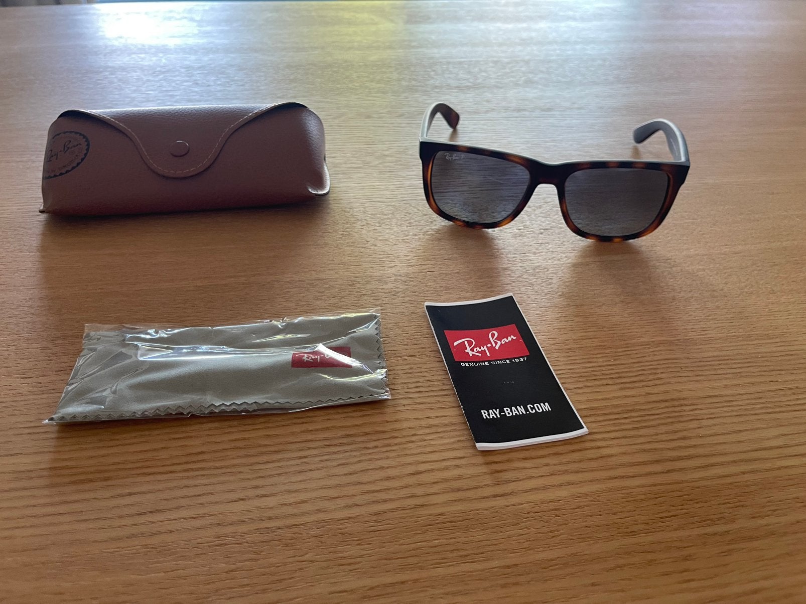 Lunettes de soleil JUSTIN Ray-Ban Homme neuves, Handtassen en Accessoires, Zonnebrillen en Brillen | Heren, Nieuw, Ray-Ban, Overige kleuren