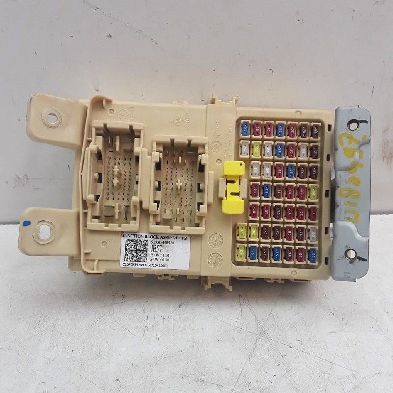 ZEKERINGKAST Kia Stonic (YB) (01-2017/-) (|91950H8570|), Gebruikt, Kia