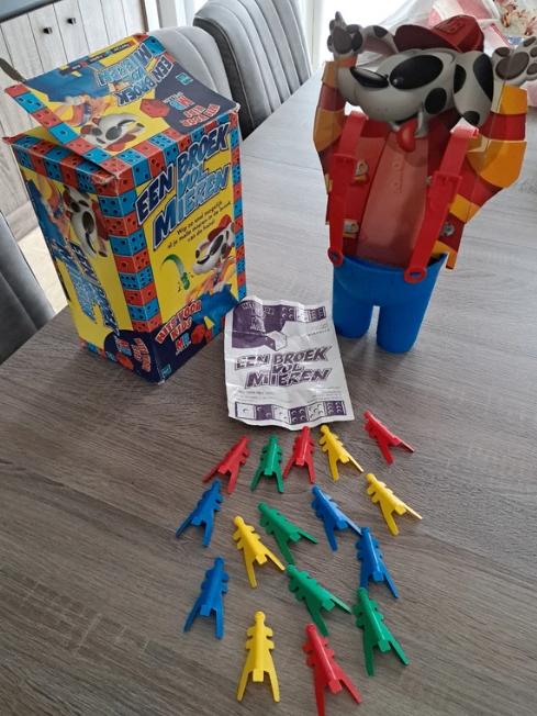 Spel: een broek vol mieren, Hobby en Vrije tijd, Gezelschapsspellen | Overige, Ophalen of Verzenden, Gebruikt, MB spelen