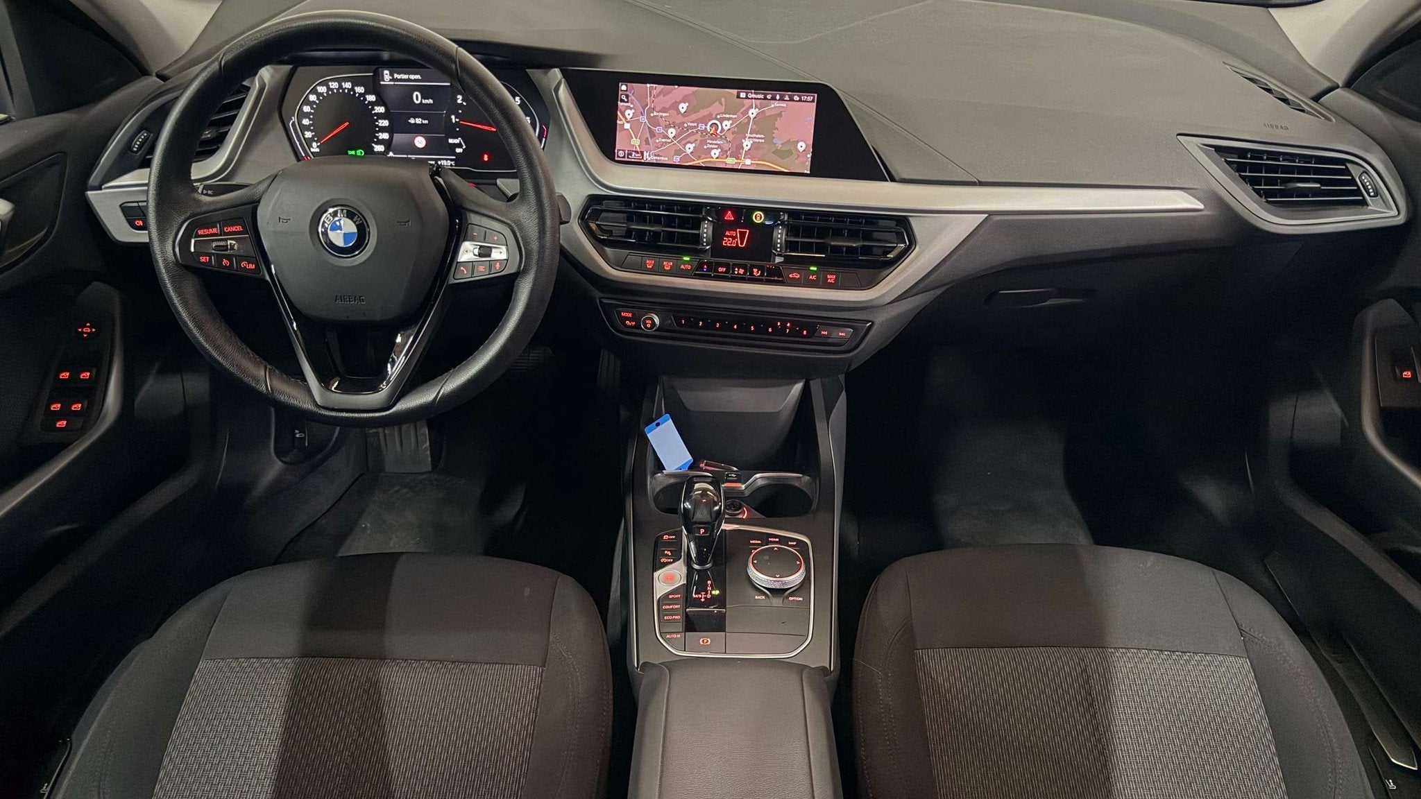 BMW 116 iA Automaat Garantie Benzine EURO 6d LED Getinte R, Autos, BMW, Achat, Euro 6, Entreprise, Carnet d'entretien