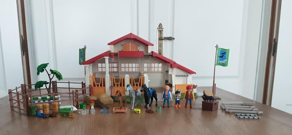 PlayMobil belle grande école d'équitation, Enlèvement ou Envoi, Comme neuf, Ensemble complet