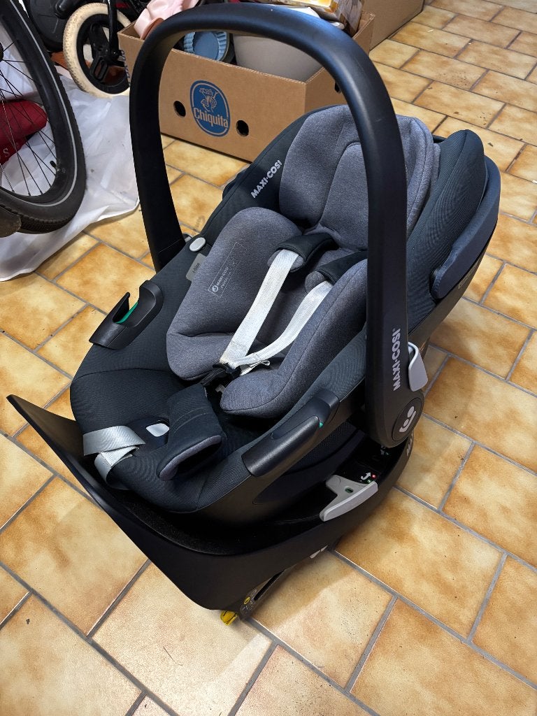Maxicosi pebble 360 met family base, Ophalen, Autogordel of Isofix, Gebruikt, 0 t/m 13 kg