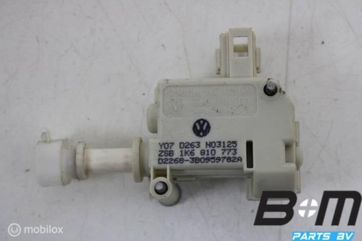 Stelelement voor tankklep VW Golf 5 1K6810774, Auto-onderdelen, Gebruikt