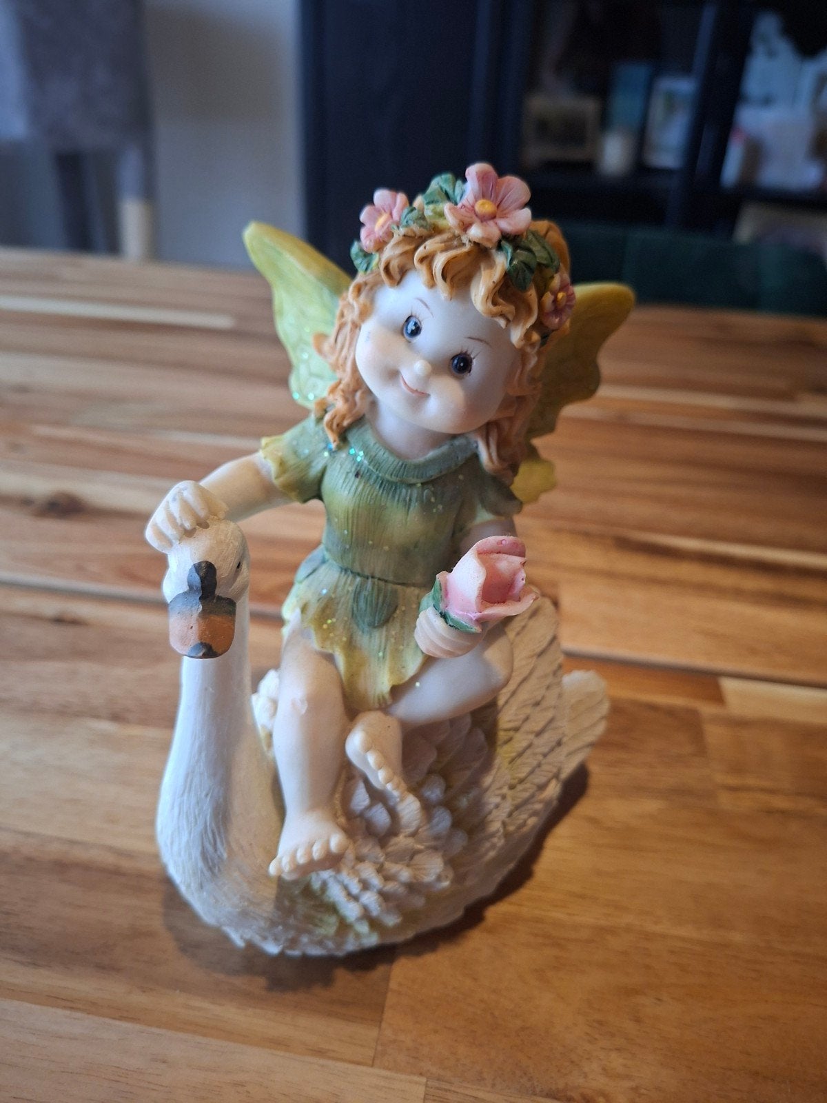 Beeldje elfje met zwaan, Ophalen, Zo goed als nieuw