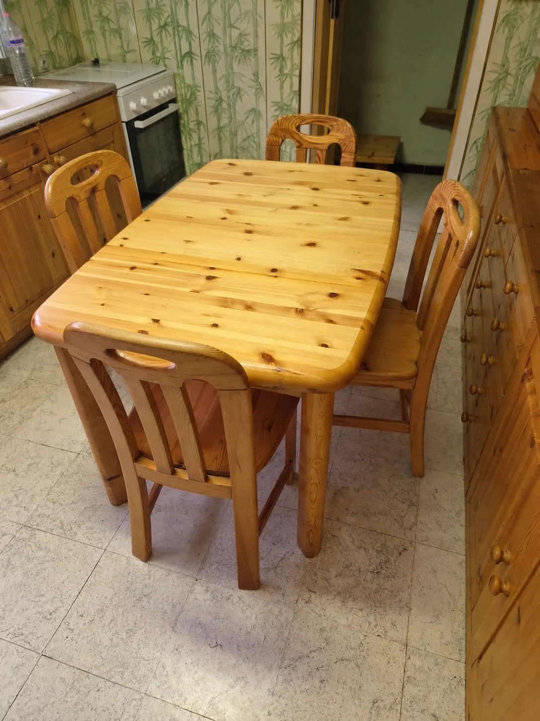 Grenenhouten keukentafel met 4 stoelen – landelijke stijl, Enlèvement