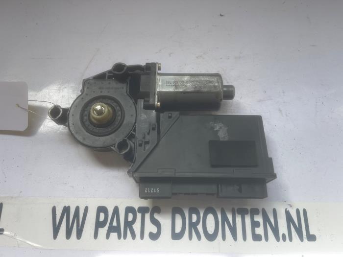 Moteur de vitre portière d'un Audi A8, -, 3 mois de garantie, Audi, Utilisé