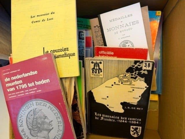 Zeldzame collectie munten publicaties - gratis verz mog, Ophalen of Verzenden, Munten