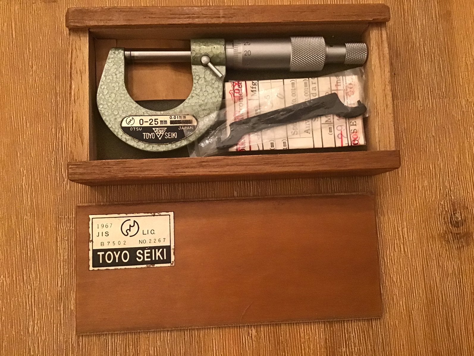 Toyo Seiki B7502 micrometer 0-25mm absolute nieuwstaat 1967, Antiquités & Art, Enlèvement