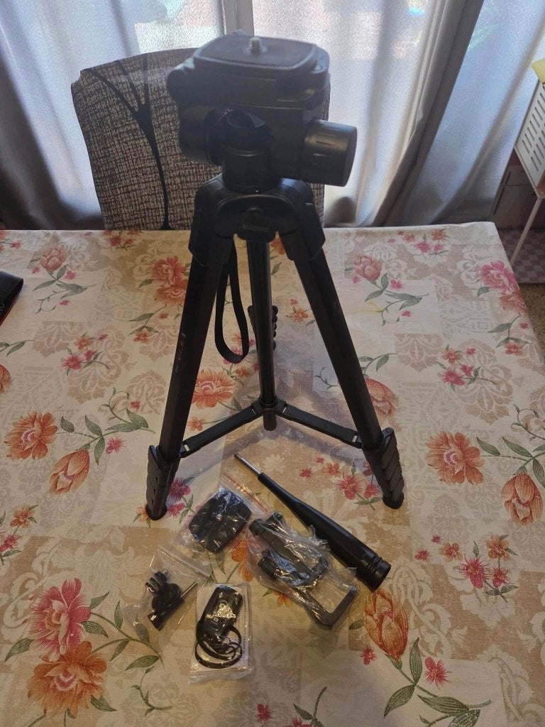 Appareil photo canon eos r10, TV, Hi-fi & Vidéo, Appareils photo numériques, Canon, Caméra de vlog, Comme neuf, Batterie