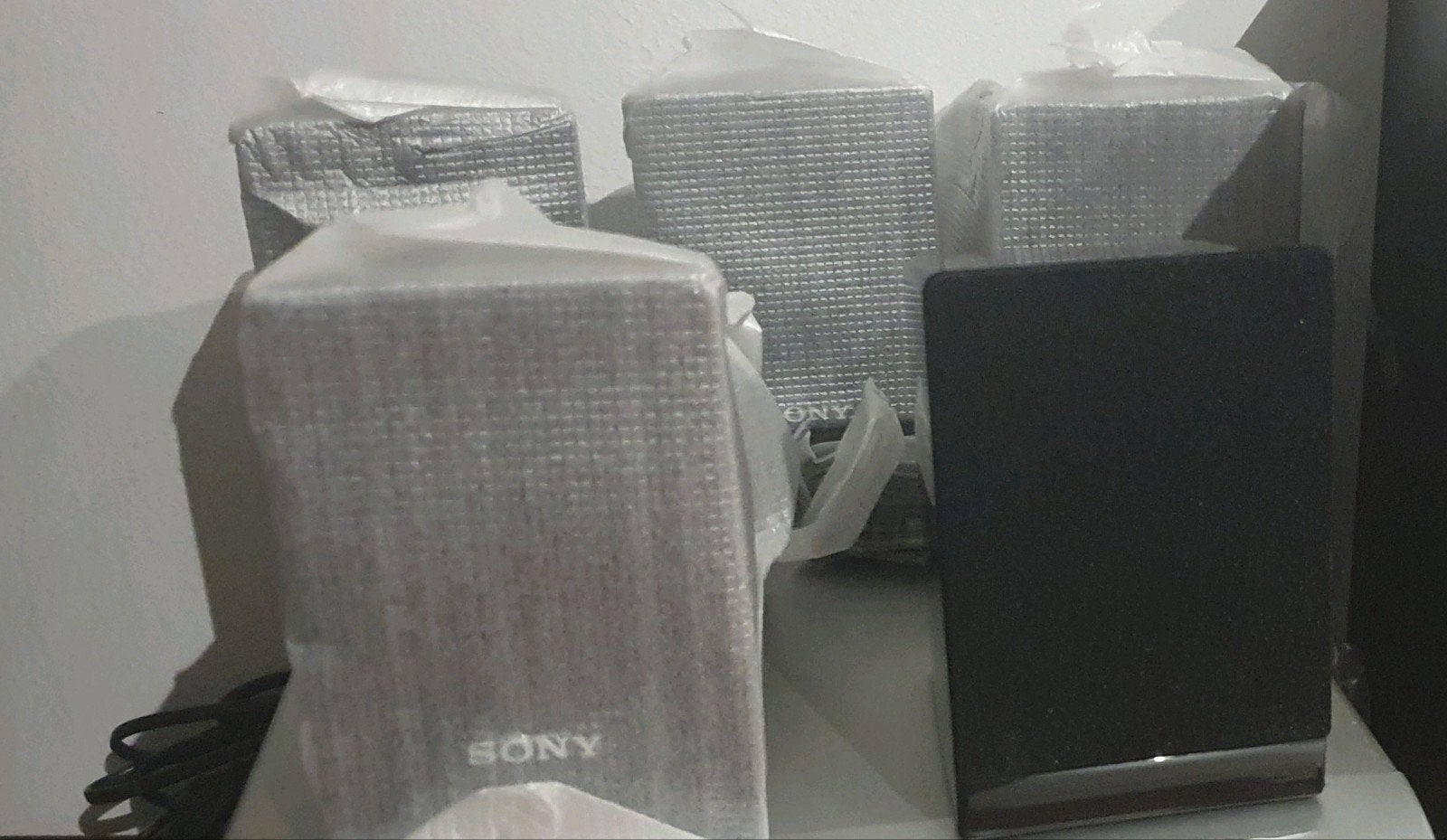 5 splinternieuwe Surroundboxen + subwoofer SONY DAV-TZ140, Neuf, Câbles inclus, Enlèvement, Sony