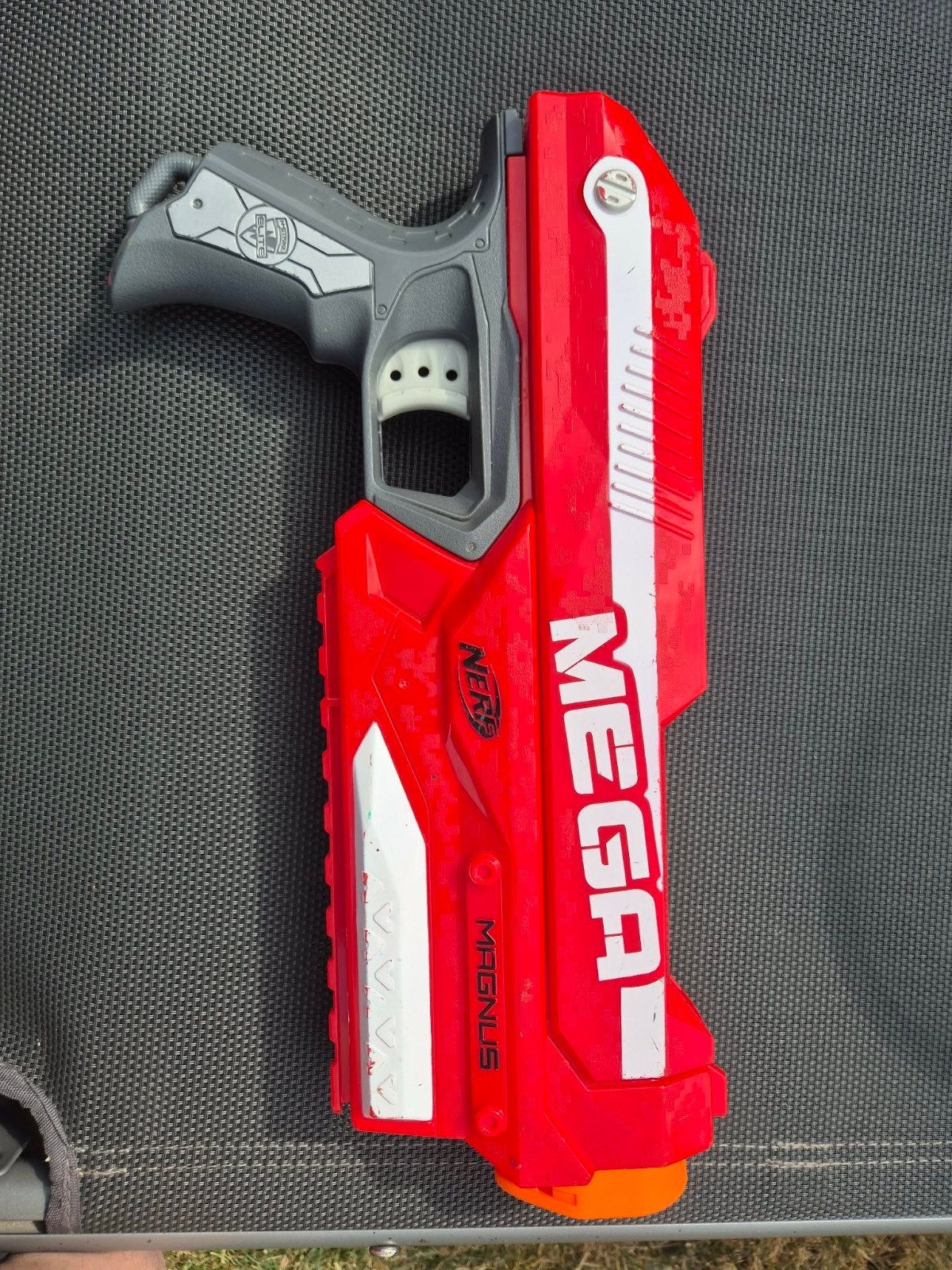 Nerf N-Strike Elite Mega Magnus, Ophalen