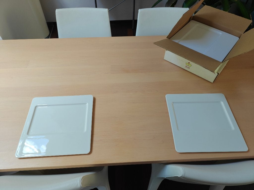 Rak porcelain, Ophalen, Zo goed als nieuw, Bord(en), Effen