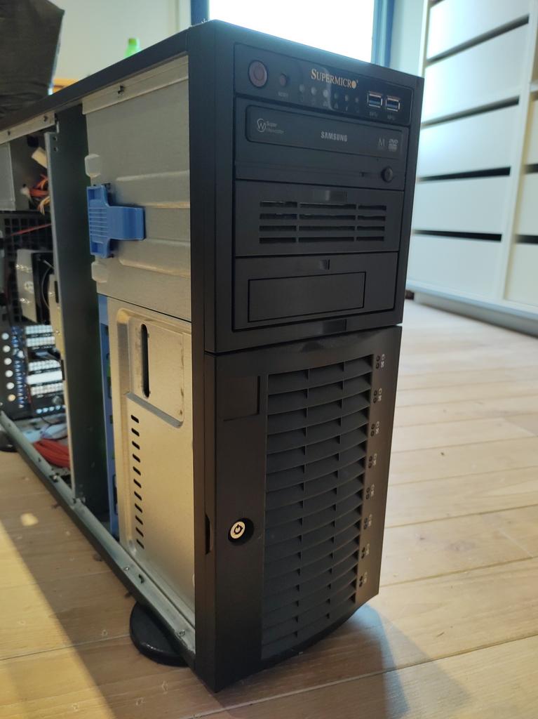 Supermicro workstation/server, Computers en Software, Servers, Ophalen, Gebruikt, 64 GB, Hot swappable onderdelen