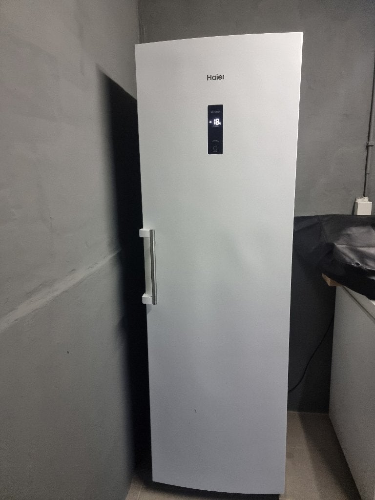 diepvriezer Haier H2F-245WSA, Elektronische apparatuur, Ophalen, Zo goed als nieuw, Vrijstaand, Vrieskast
