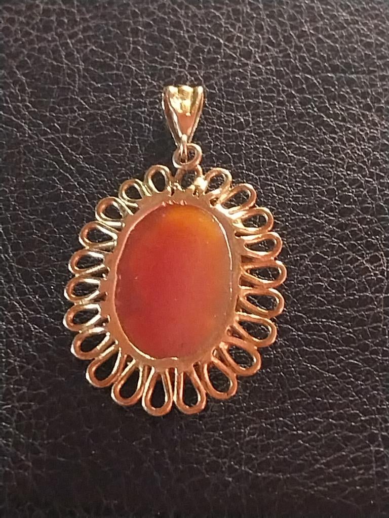 BEAU PENDENTIF AVEC CAMEE DE 1950 EN OR JAUNE DE 18K, Jaune, Autres représentations, Or, Enlèvement
